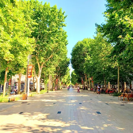 شقة T2 Cathedrale & Torre Ventosa - - Clim - Wifi - Balcon - Free Parking Sur Demande بزييه